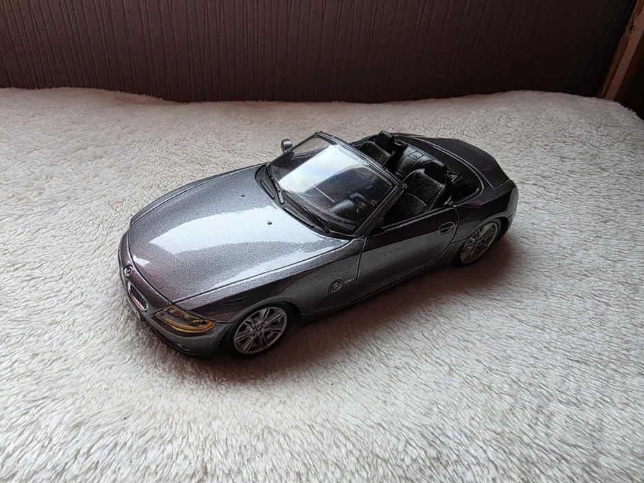 Продавам модели 1:18 и 1:24 цени от 35 до 80лв