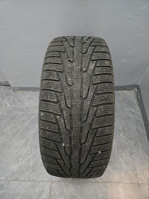 Зимние шина б/у Nokian Hakkapelitta R в хорошем состоянии