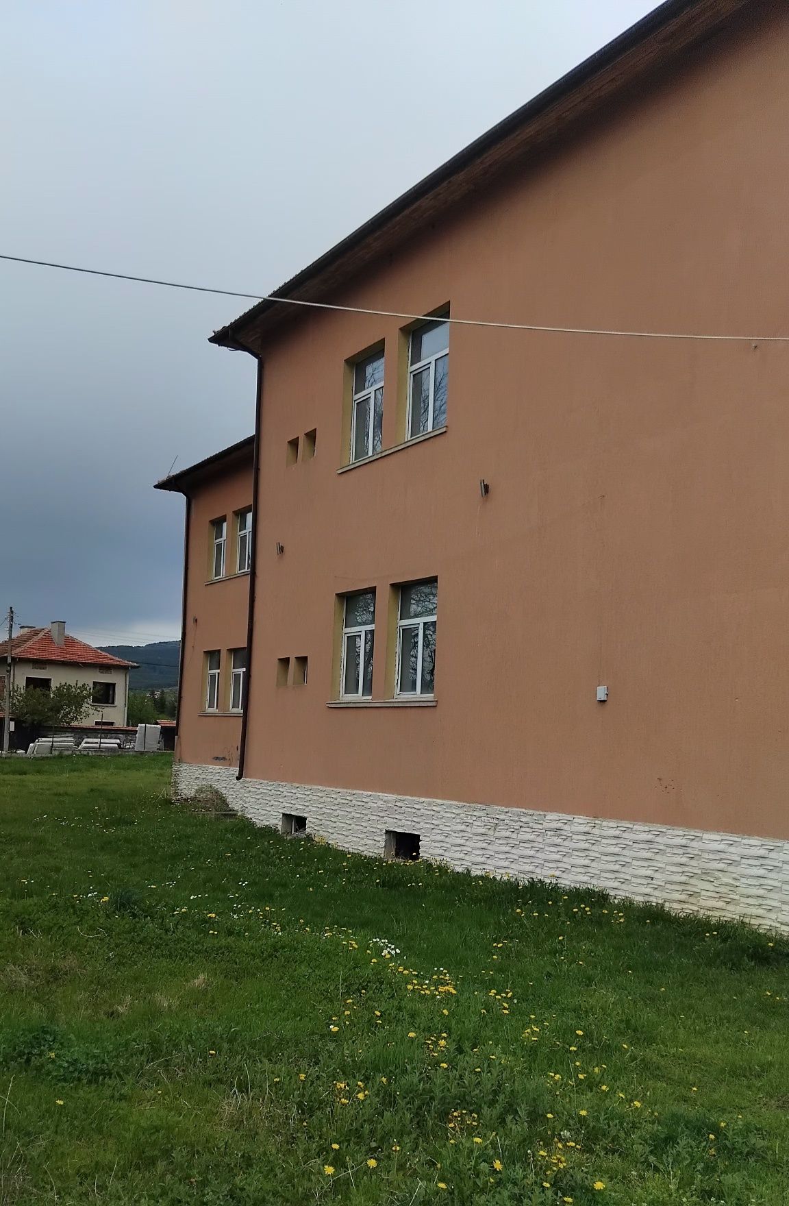 Продава сграда в гр.Сапарева баня