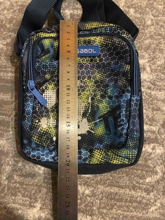 Чантичка през рамо с футболна топка