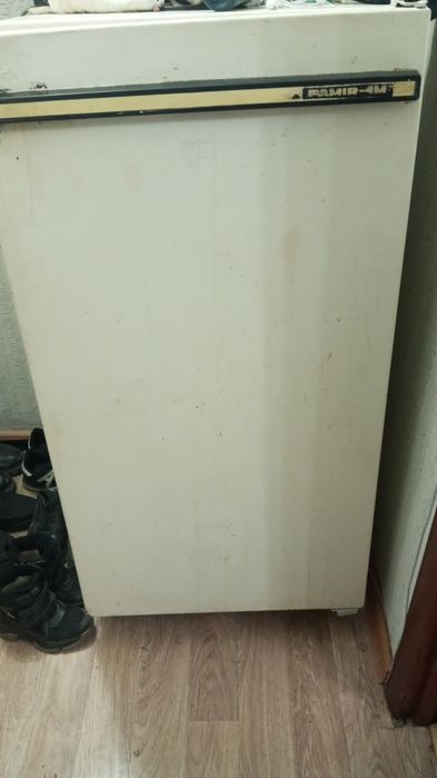 Продам холодильник старый в рабочем состоянии
