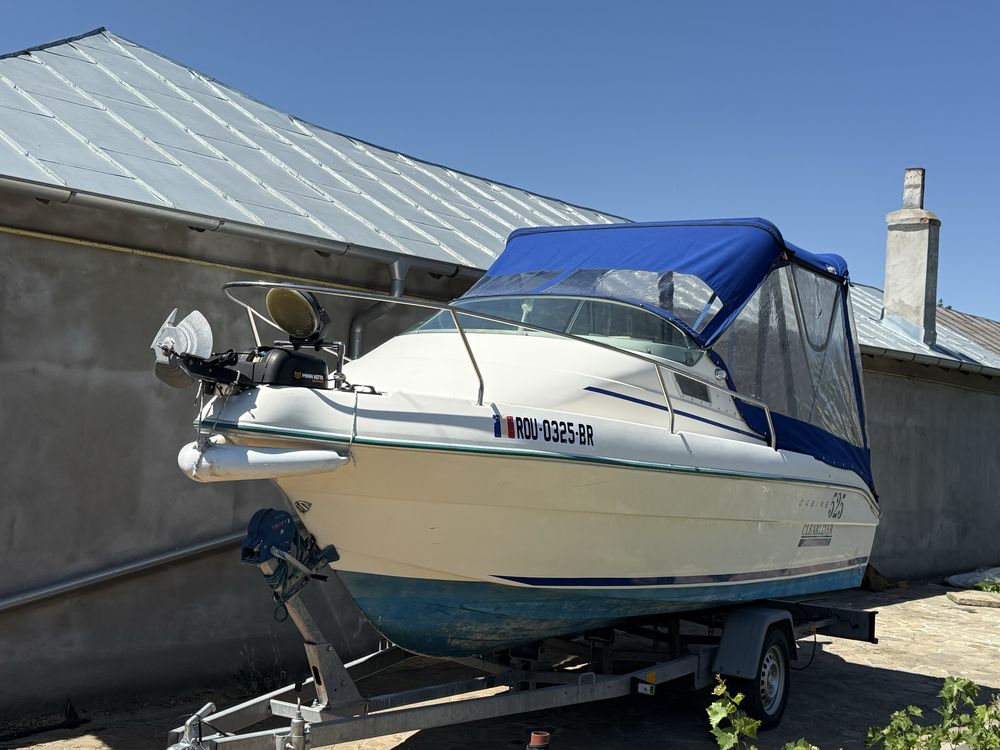 Barca cabinata 525 ,motor Yamaha 80 CP si peridoc