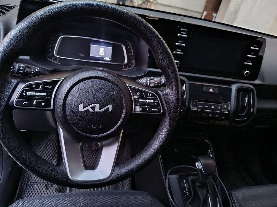 Kia sonet 2 pozitsiya 5000$