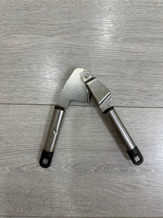 Чеснокодавилка, пресс для чеснока