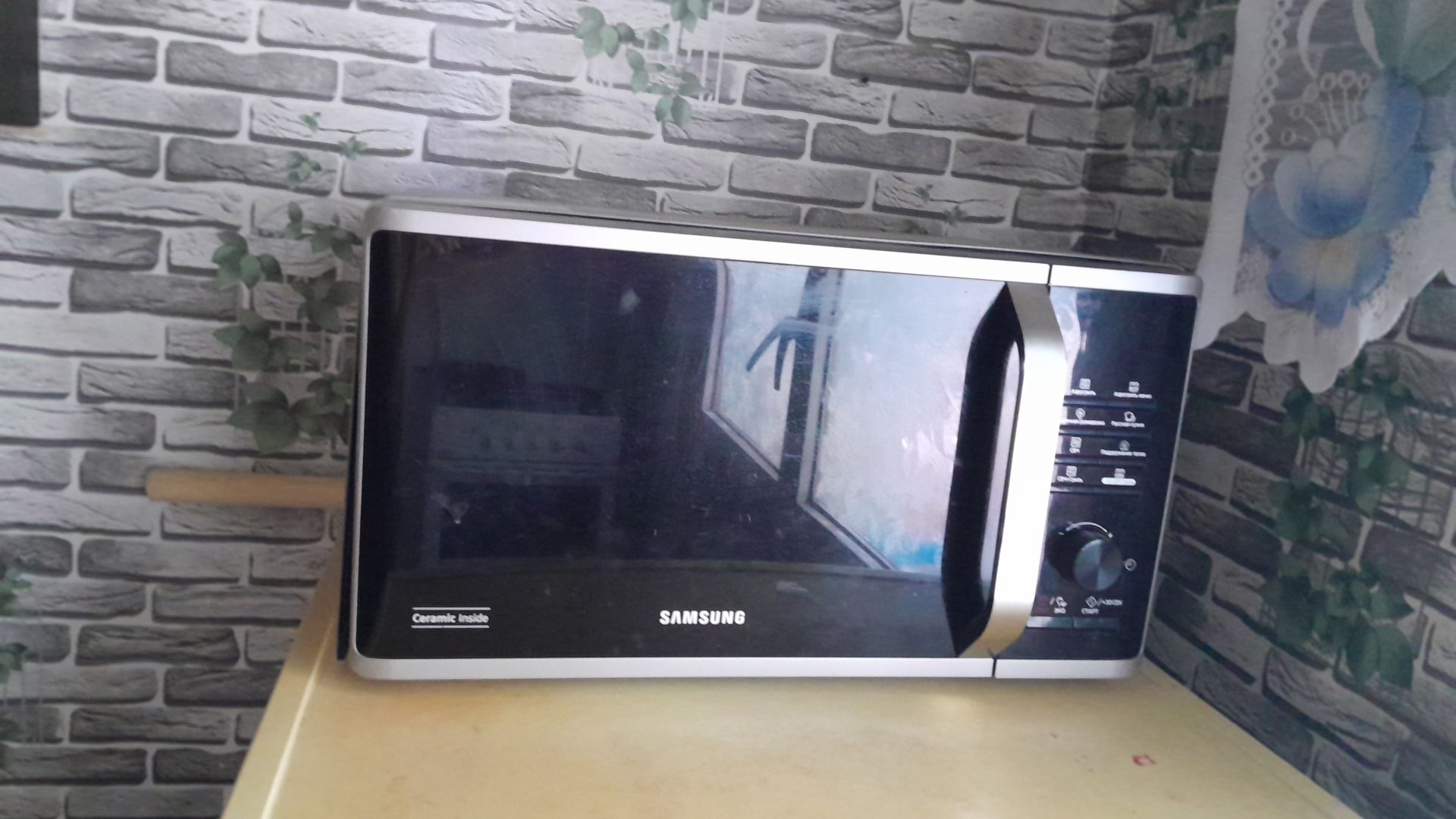 Продаётся микроволновка Samsung на запчасти