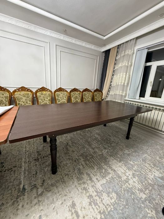 Стол для гостиной