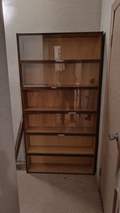 Полки книжные 7 штук