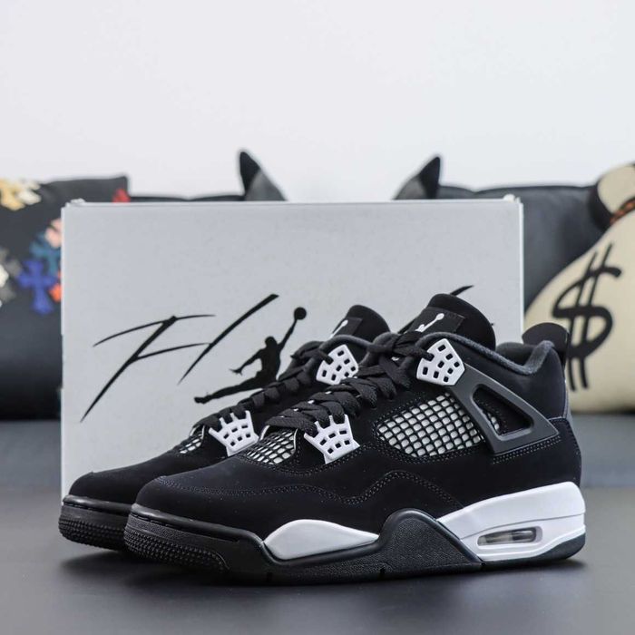 Обувки Air Jordan 4 !!ЧЕРЕН ПЕТЪК 11-17 Ноември!!