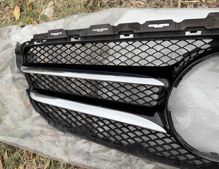 Решетка Оригинална Мерцедес Ц w205 Shadow Line