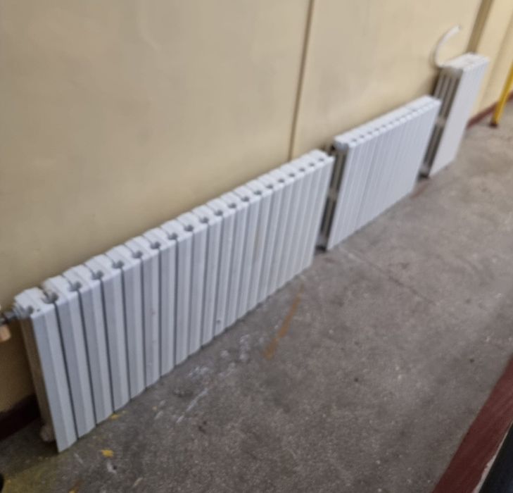 Vând  calorifere din fonta cu design modern