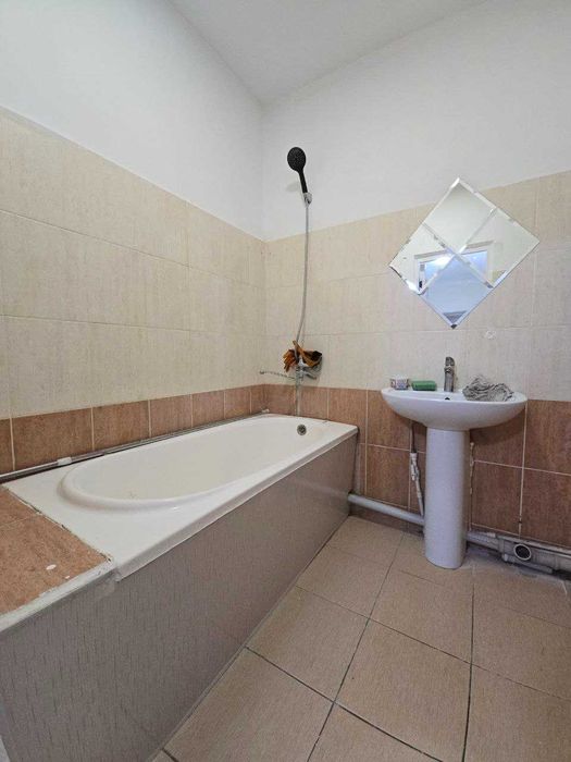 Продается 2х комнатная квартира. Сергели. Спутник 16а