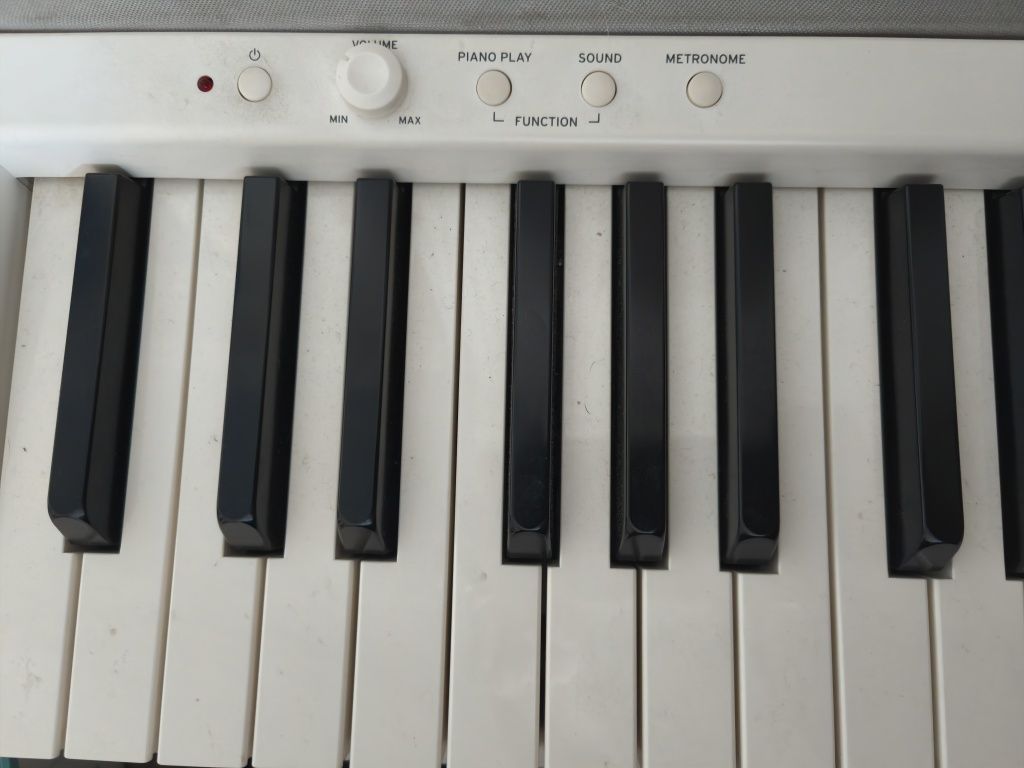 Электронное пианино  Korg