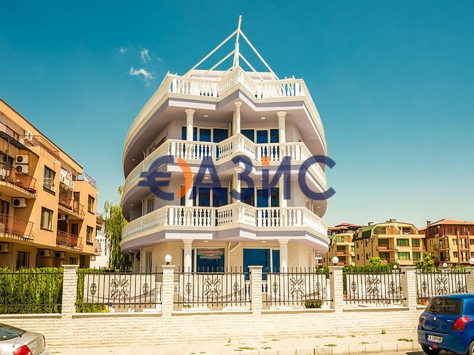 Двустаен апартамент на 2 етаж в комплекс Аврора в Несебър, България -