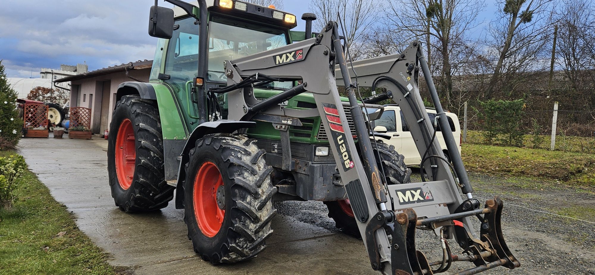 Tractor FENDT 308C cu incarcator frontal MAILLEUX