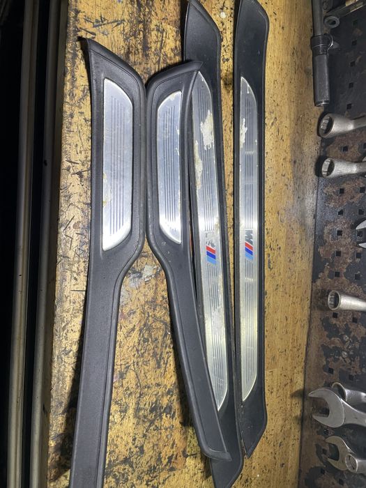 Praguri interioare bmw e90
