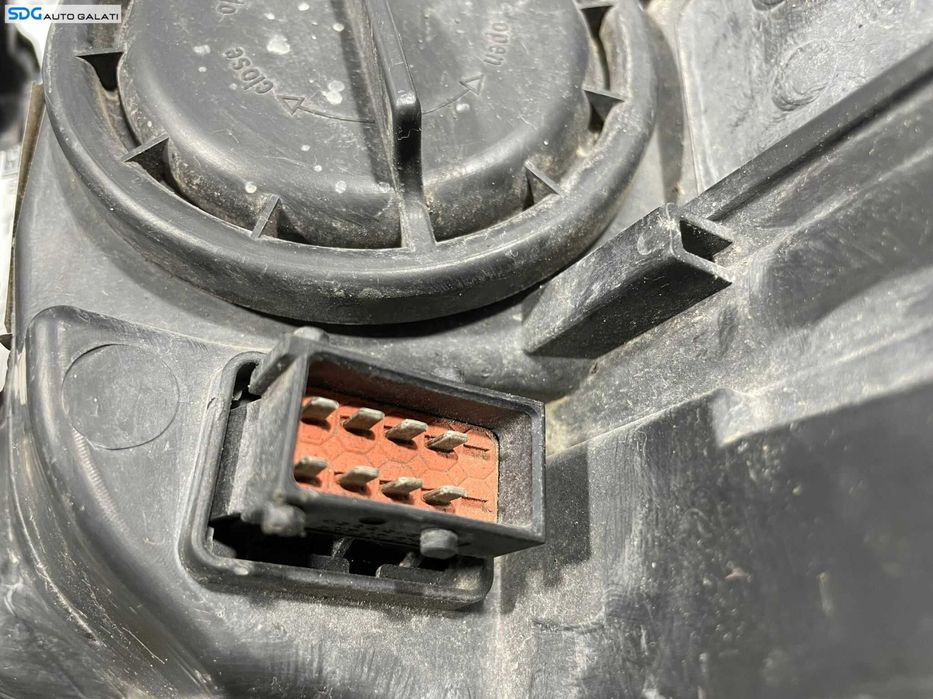 Far Dreapta Fara Xenon Opel Astra J 2009 - 2016 Cod 13253657 [L3950]
