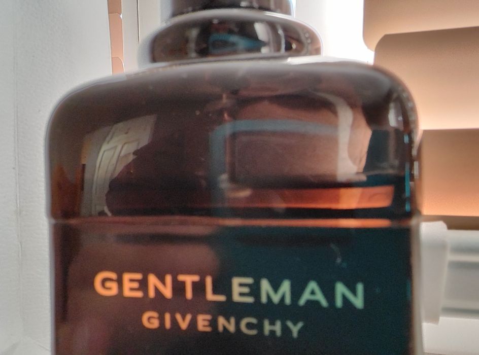 Парфюми Vertus Chaos  и Givenchy Reserve Privee