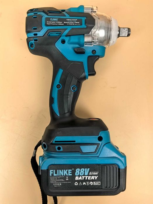 Cheie impact 400 Nm cu 2 baterii 88V 319 lei