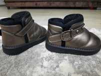 Ghete ugg bebe marime 20