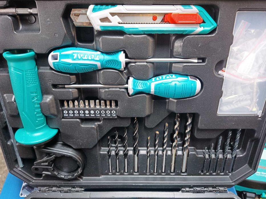 Trusa de scule 101 piese ( cu masina de gaurit)