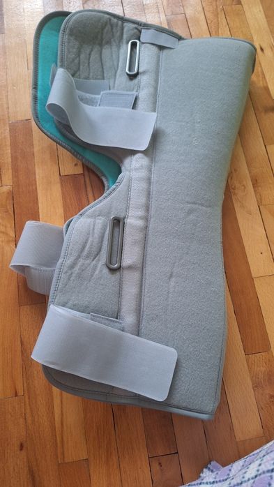 Шина за фиксиране на коляно