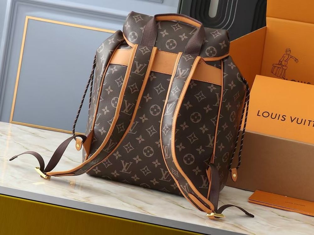 Чанти miu miu ysl Alaia gucci louis vuitton balenciaga