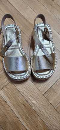 Sandale ZARA aurii, marimea 29, o singura purtare, 70 lei