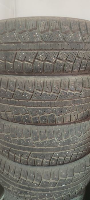 Продам шины 235/65/17