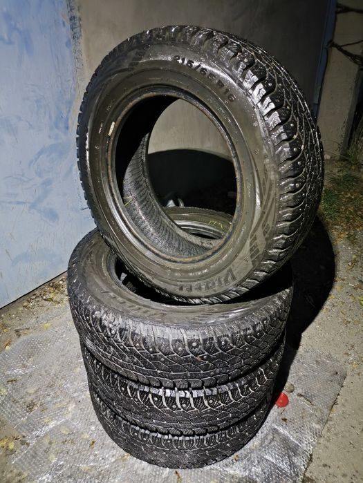 Зимняя шипованная Viatti 215/65/16