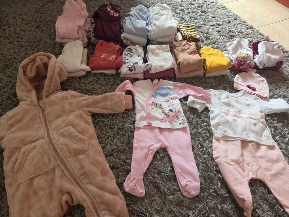 Голям лот бебешки дрешки за момиче
