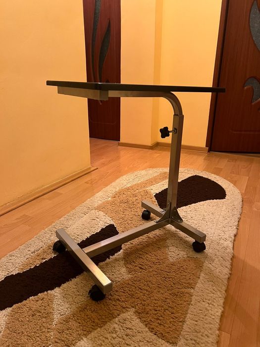 Masa laptop - mobilă, cu roti Bello