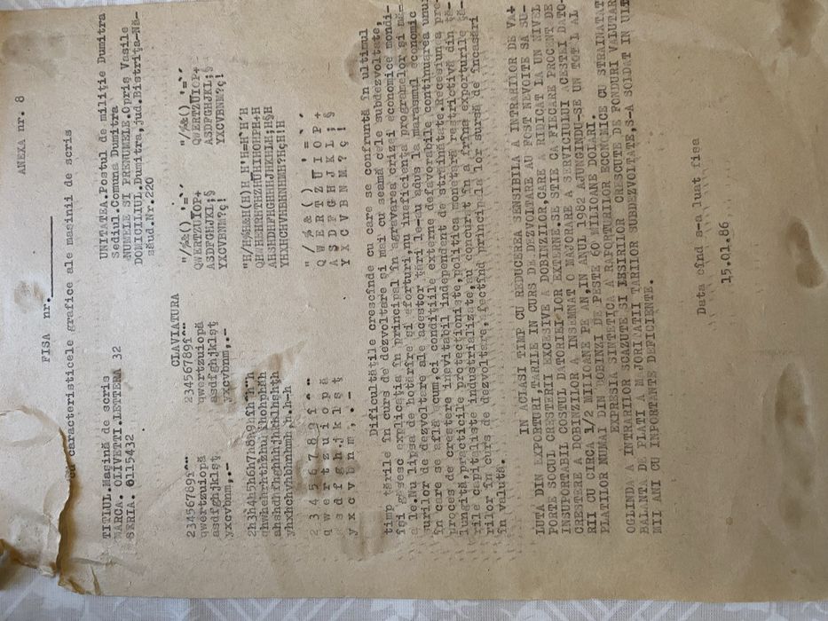 Vand maşină de scris Olivetti Lettera 32