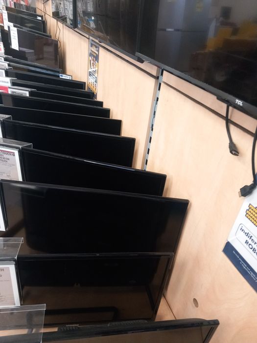 Vând televizoare noi premiu