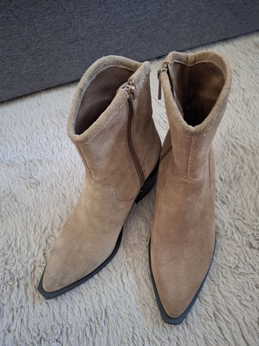 Vând botine/ghete gen cowboy noi, marimea 37, stradivarius