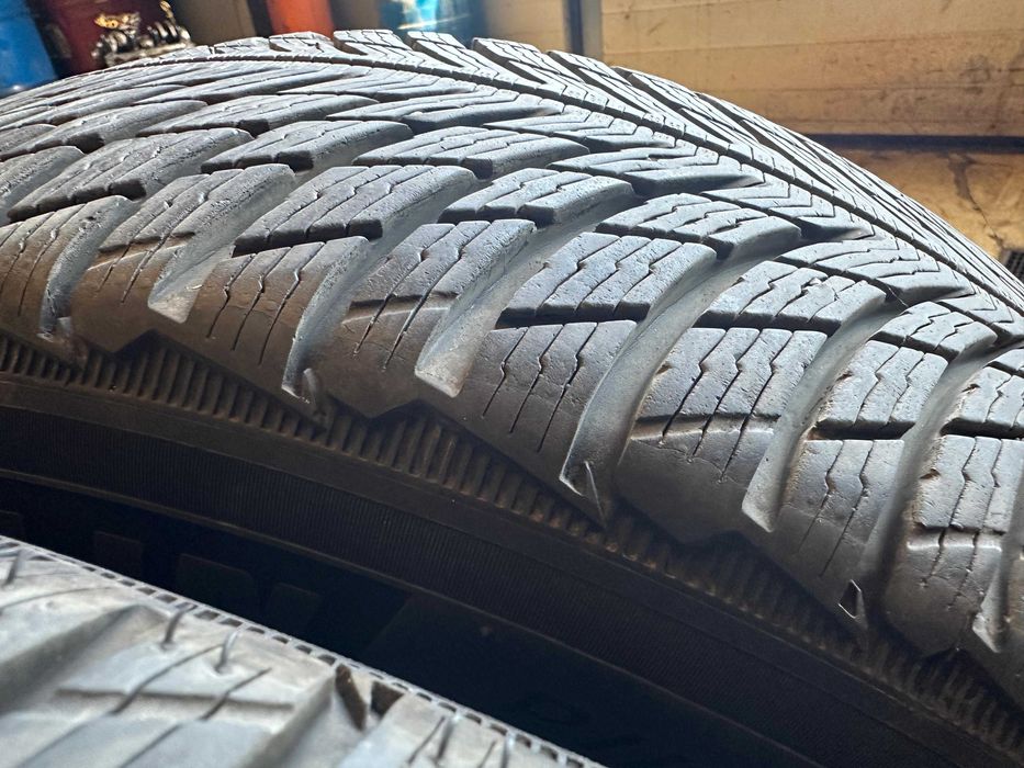 anvelope iarna 235x60xR18