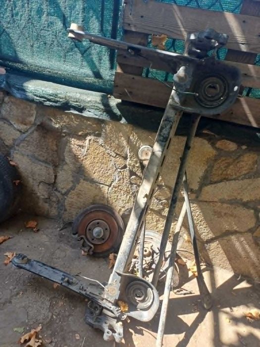 Опел виваро  на части