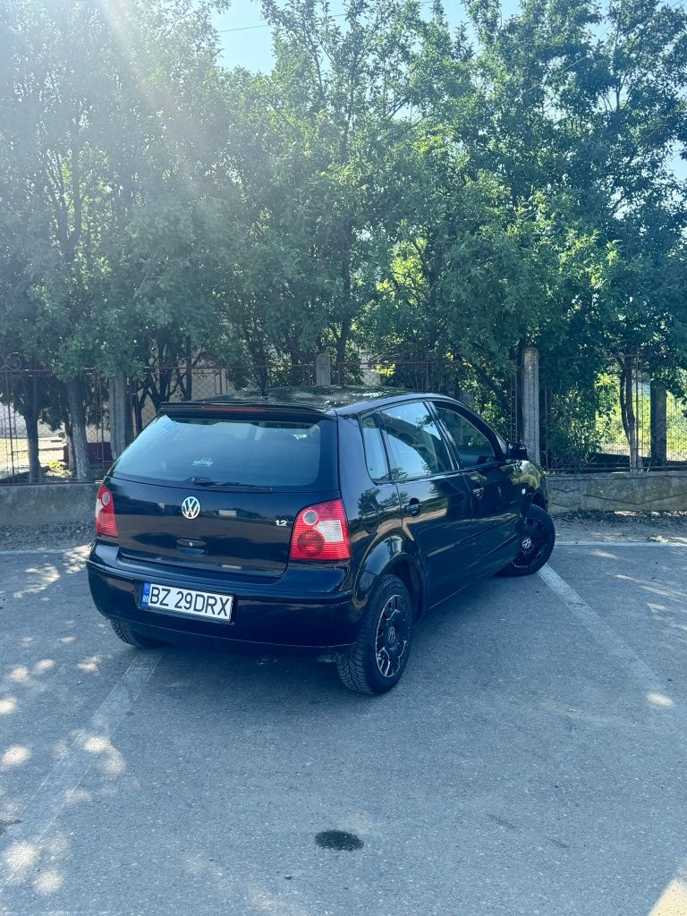 Vând Volkswagen polo