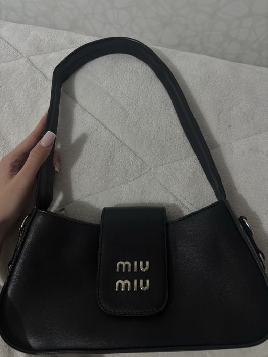 Чантичка Miu miu