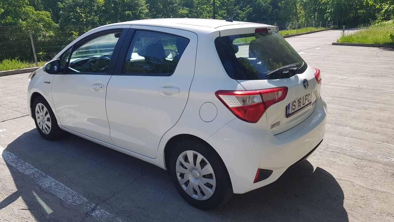 Toyota yaris hybrid automată 2018