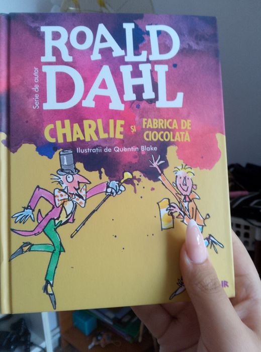 Carte-Charli și fabrica de ciocolată autor Roald Dahl