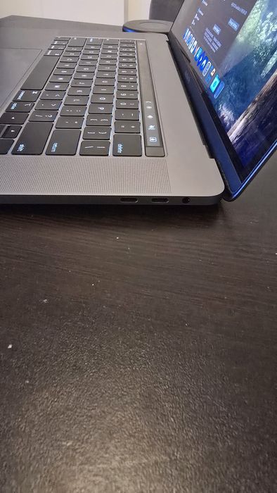 Macbook pro 15 Core i7 16gb 2019