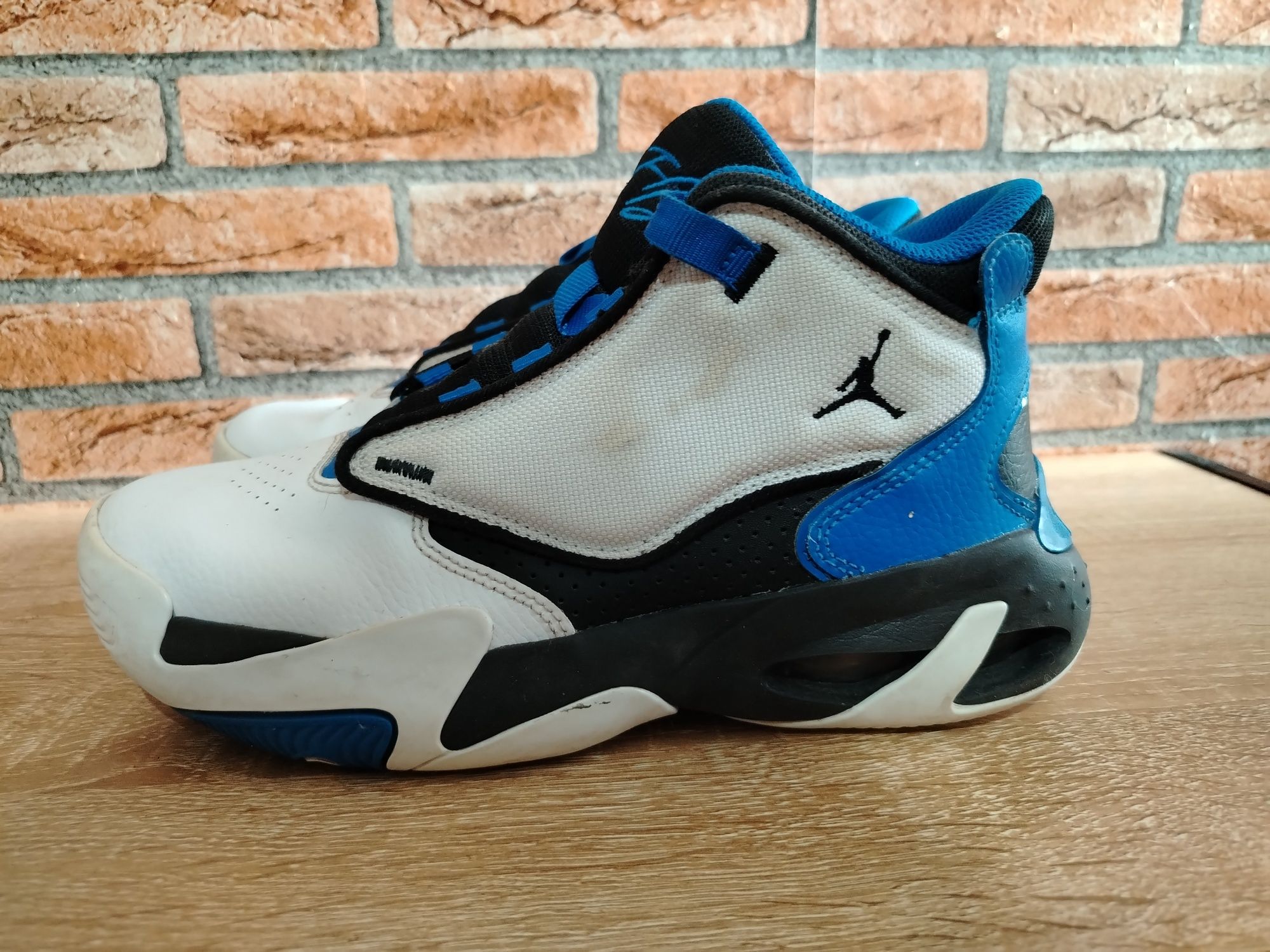 Обувки Nike Air Jodan Max Aura 4