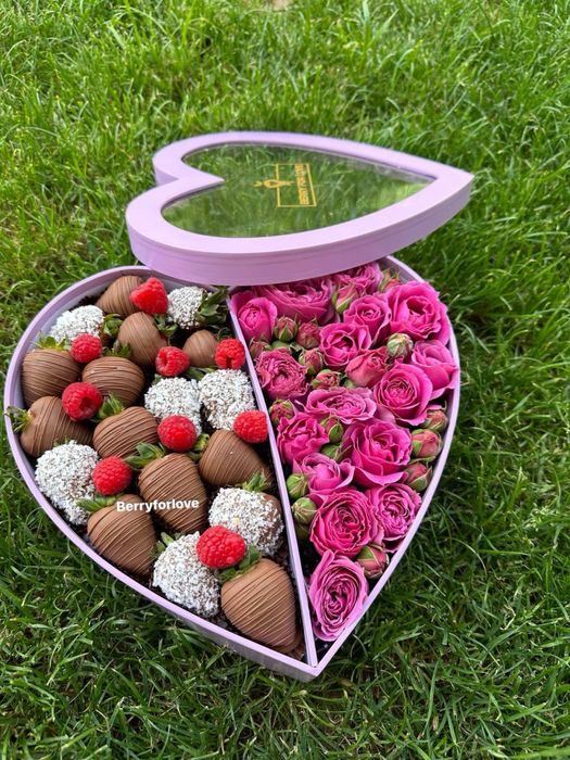 Клубника в шоколаде подарок