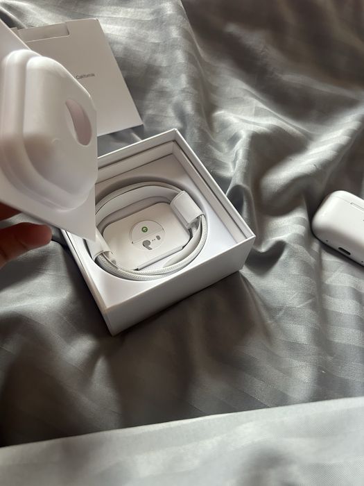 Air pods pro 2 ( USB - C ) autentice