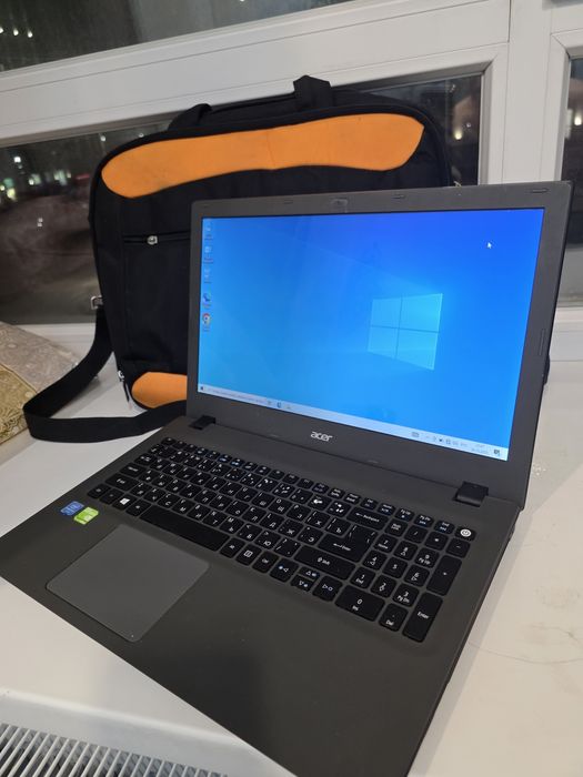 Продам быстрый ноутбук Acer с сумкой