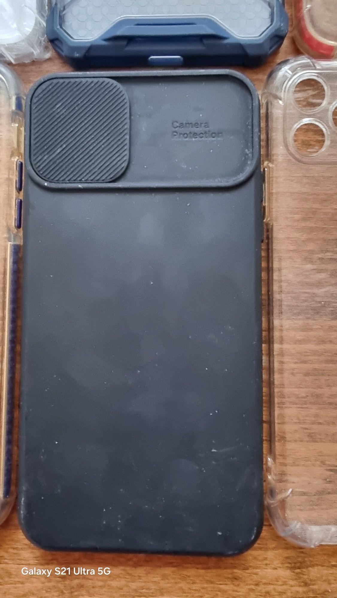 Кейсове и 2 бр стъклени протектори за Iphone 11 Pro Max