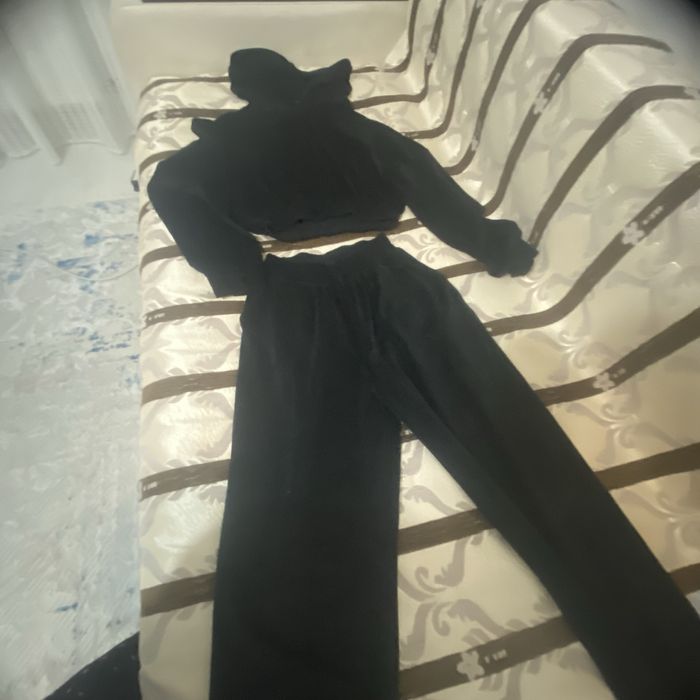 Продам спортивный костюм