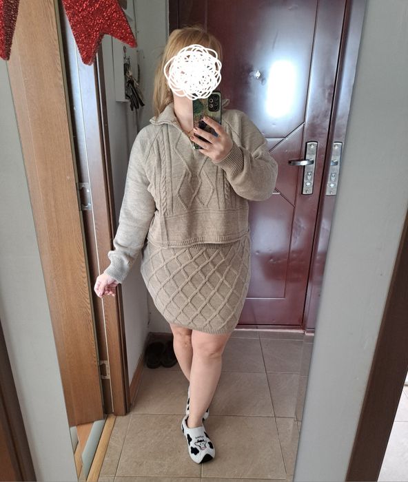 Set tricotat, fusta si pulover