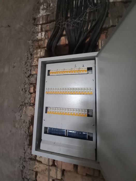 Электрик. Сантехник .Сварщик Электриктро монтажных работ Алмазное свер