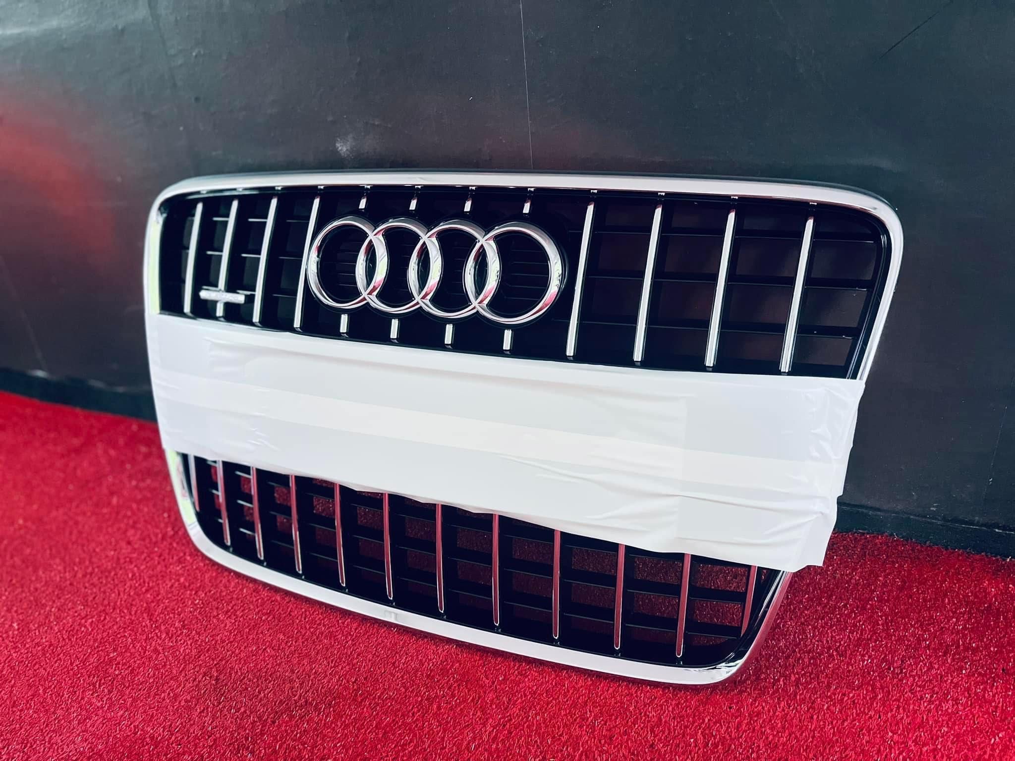 Оригинална чисто нова, предна решетка за Audi Q7